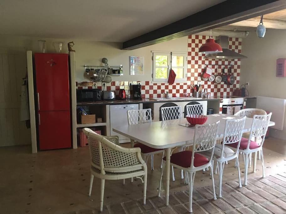 Gite Des Amis Domaine De Mas Caron Caromb Экстерьер фото